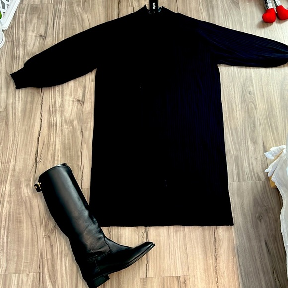 City Chic Dresses & Skirts - NWT black balloon sleeve sweater knit dress